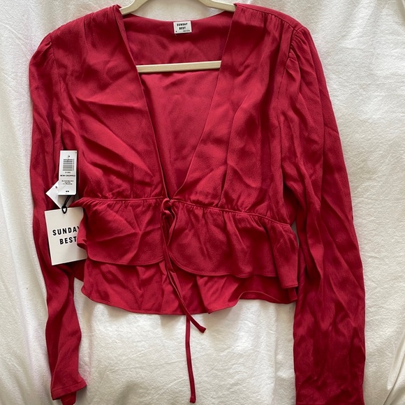 New with tags Aritzia Sunday Best New Cropped top - Picture 1 of 7